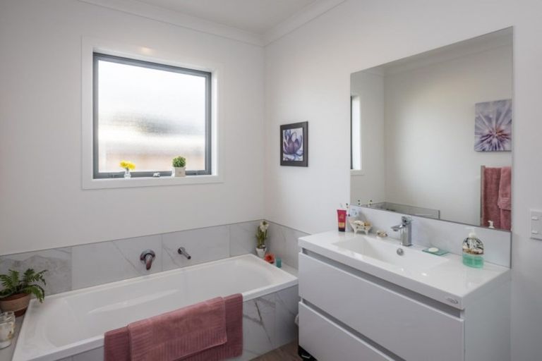 Photo of property in 12 Christow Court, Paraparaumu, 5032