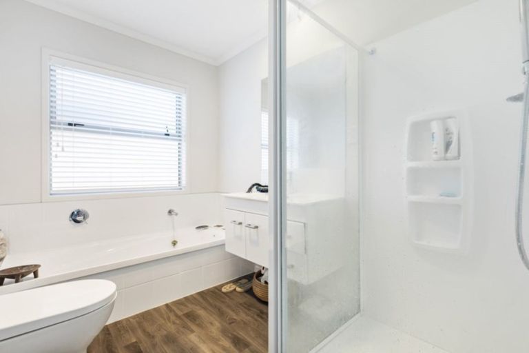 Photo of property in 28 Batty Street, Papamoa Beach, Papamoa, 3118