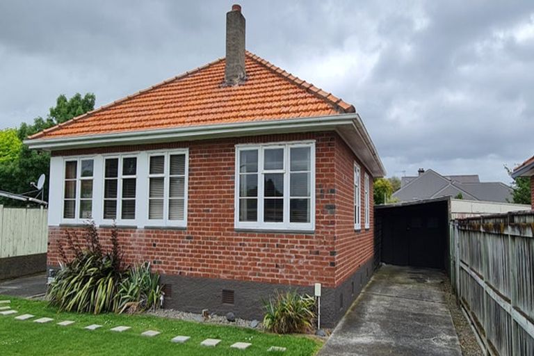 Photo of property in 44 Frederick Street, Terrace End, Palmerston North, 4410
