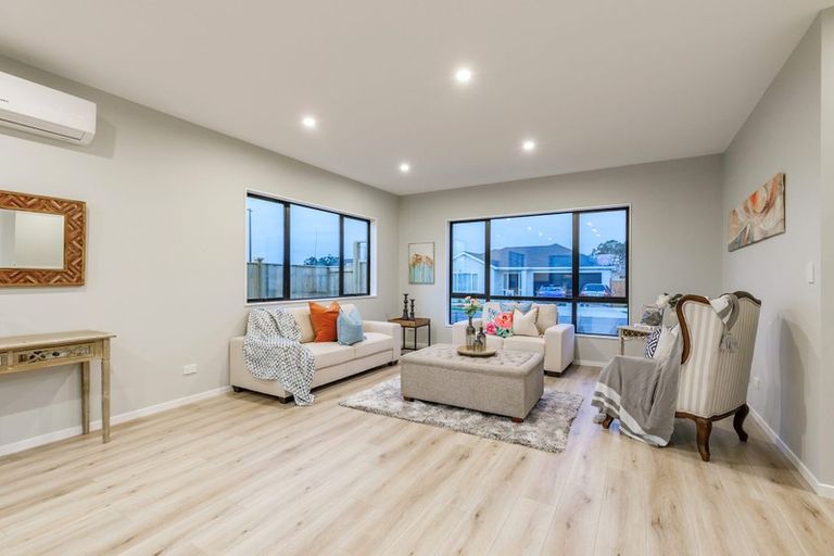 Photo of property in 15 Ropere Street, Kumeu, 0810