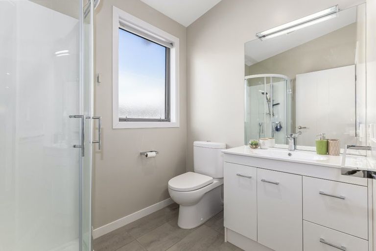 Photo of property in 27 Flotilla Place, Whitby, Porirua, 5024