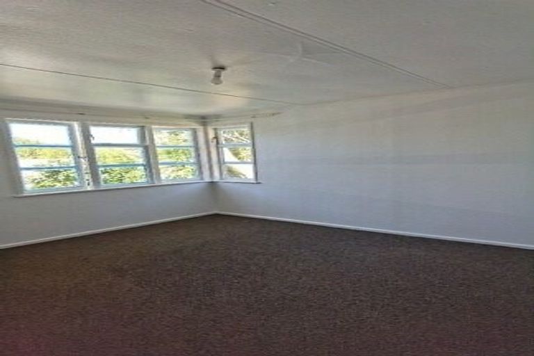 Photo of property in 8 Nutsey Avenue, Northcote, Auckland, 0627