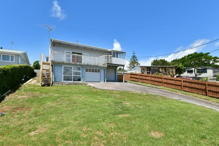 Photo of property in 31 Hammond Avenue, Hatfields Beach, Orewa, 0931