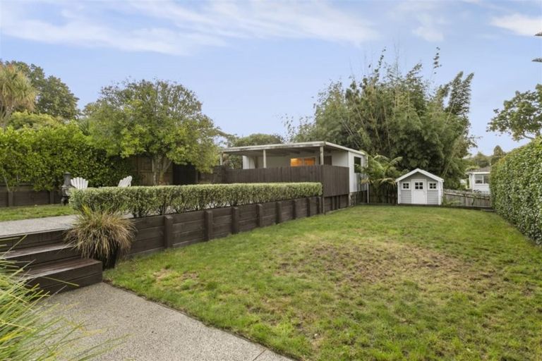 Photo of property in 18 Glade Place, Birkenhead, Auckland, 0626