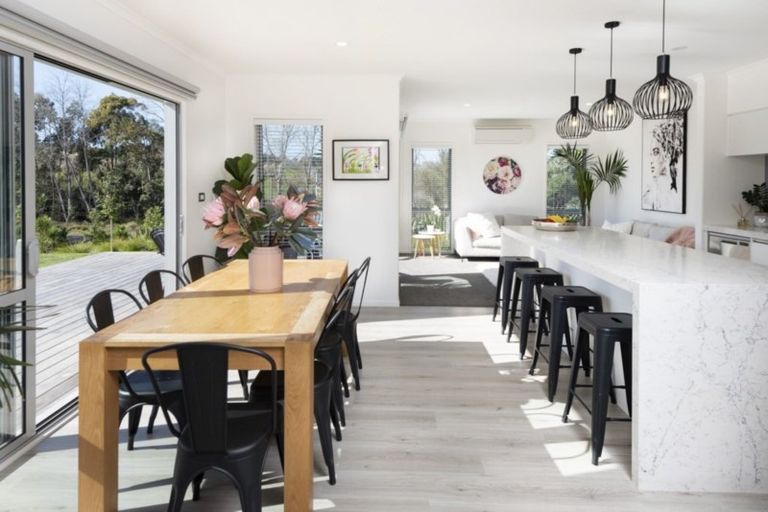 Photo of property in 23 Brownhill Road, Whitford, Manurewa, 2576