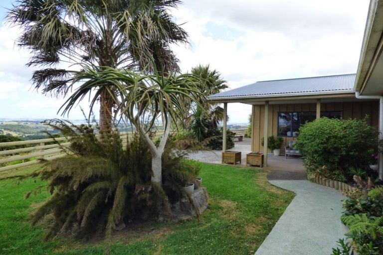 Photo of property in 462 Franklin Road, Paparoa, 0571
