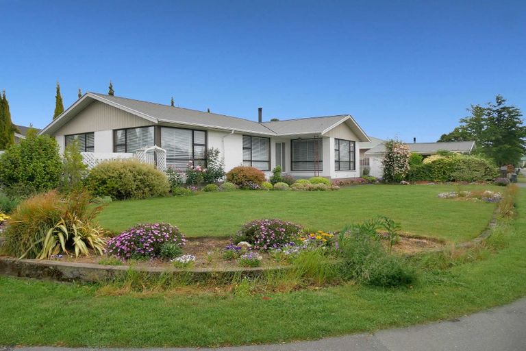 Photo of property in 1 Dunluce Place, Hornby, Christchurch, 8042