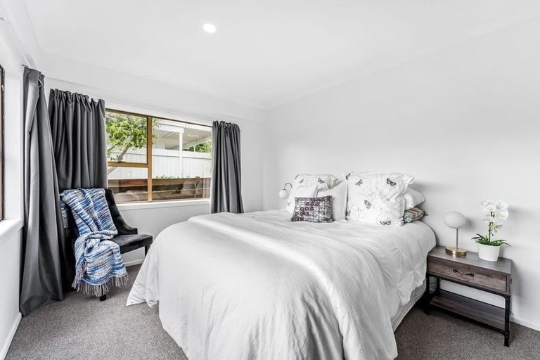 Photo of property in 1006 Whangaparaoa Road, Tindalls Beach, Whangaparaoa, 0930