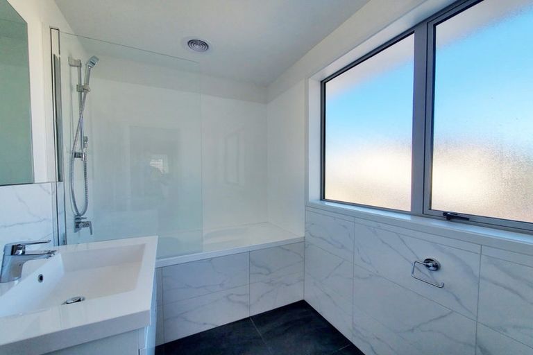 Photo of property in 13d Oxford Road, Manurewa, Auckland, 2102