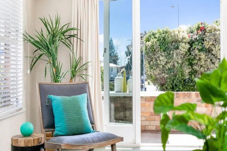 Photo of property in 90 Oceanview Road, Mount Maunganui, 3116