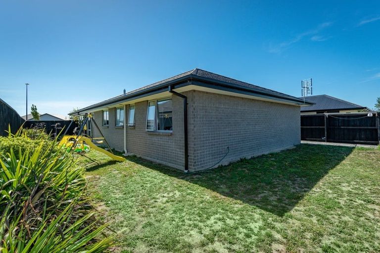 Photo of property in 18 Northmoor Boulevard, Rolleston, 7615