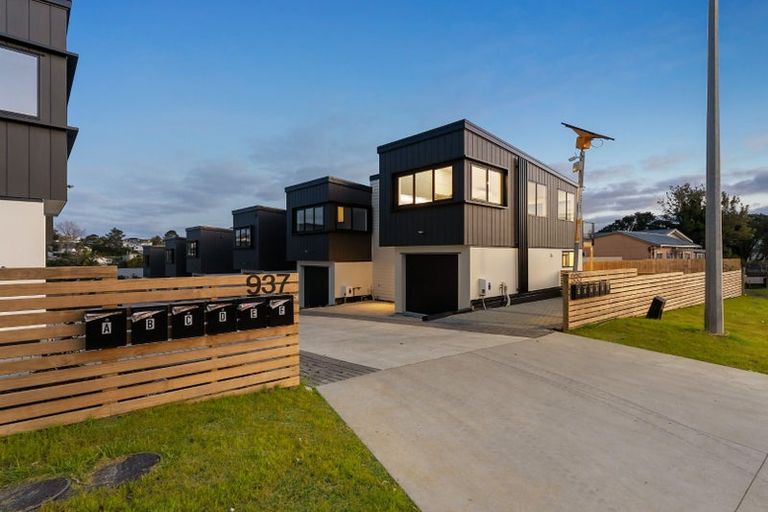 Photo of property in 935a Whangaparaoa Road, Manly, Whangaparaoa, 0930