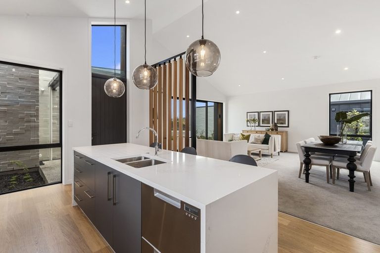 Photo of property in 2/45 Station Road, Takanini, 2112