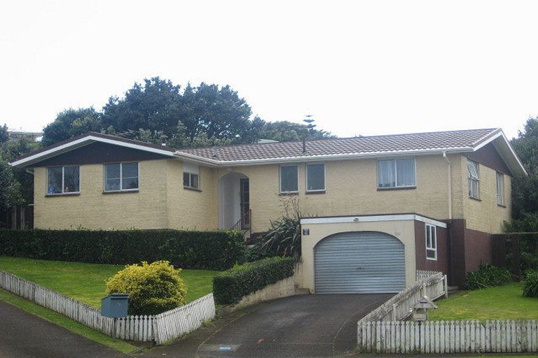 Photo of property in 11 Pomare Place, Spotswood, New Plymouth, 4310