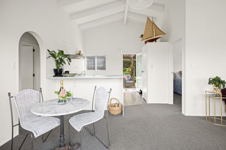 Photo of property in 9 Sunlight Promenade, Snells Beach, 0920