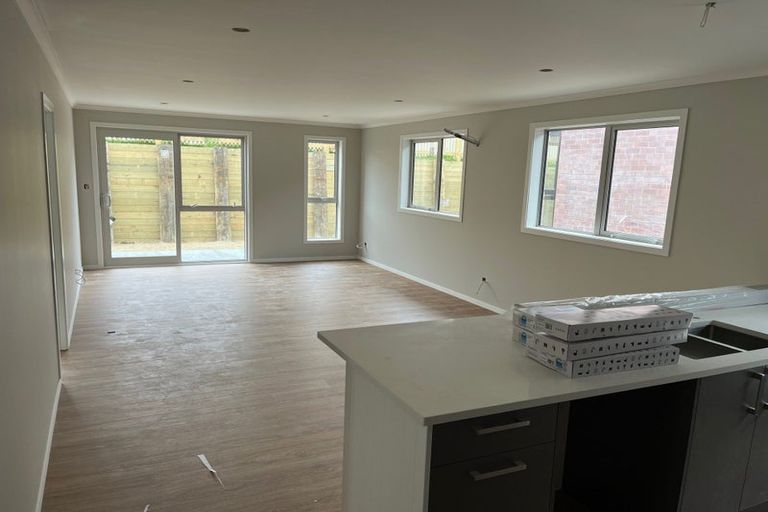 Photo of property in 21 Waruhia Crescent, Rototuna North, 3281