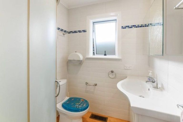 Photo of property in 10 Oteha Valley Road, Northcross, Auckland, 0632