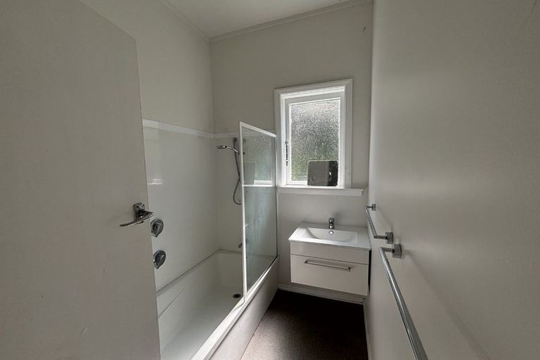 Photo of property in 1/14 Clifton Terrace, Kelburn, Wellington, 6012