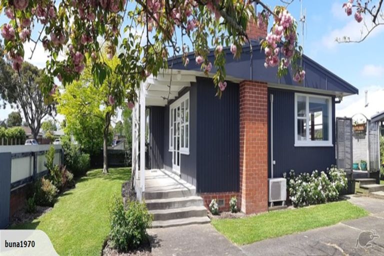 Photo of property in 10 Thomson Street, West End, Palmerston North, 4412