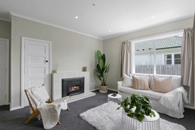 Photo of property in 16 Epsom Road, Sockburn, Christchurch, 8042