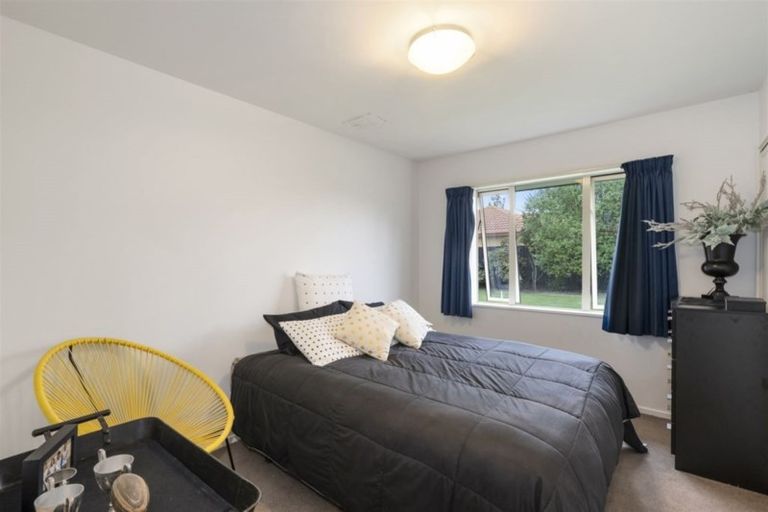 Photo of property in 48 Coolspring Way, Redwood, Christchurch, 8051