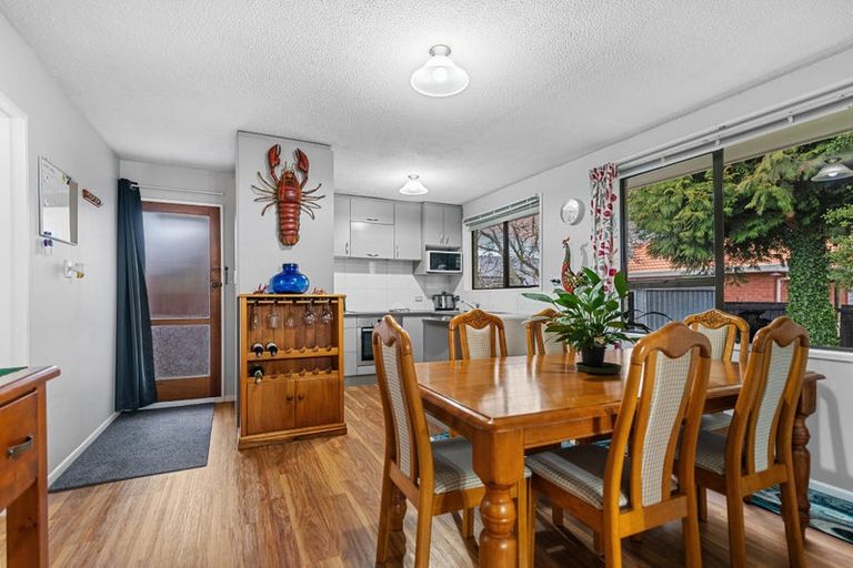 Photo of property in 2/8a Salford Avenue, Redwood, Christchurch, 8051