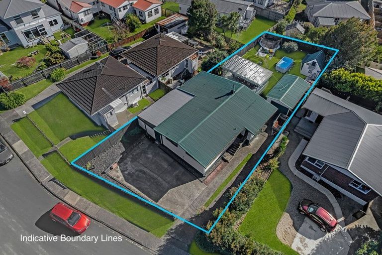 Photo of property in 6 Aplin Place, Birkdale, Auckland, 0626