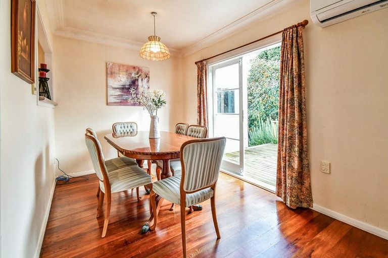 Photo of property in 18 Tui Crescent, Manurewa, Auckland, 2102