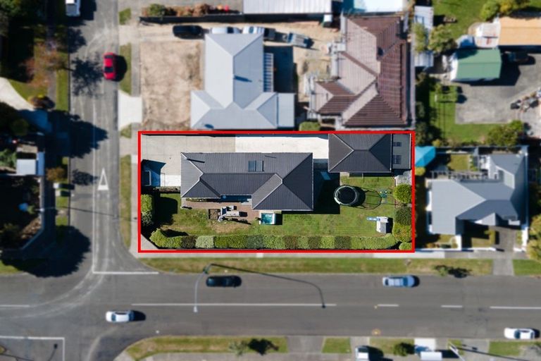 Photo of property in 2 Anzio Place, Awapuni, Palmerston North, 4412