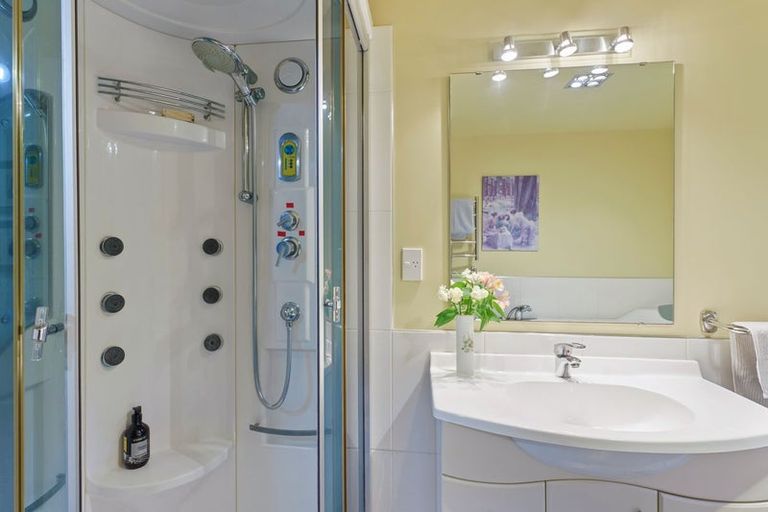 Photo of property in 428 Te Moana Road, Waikanae, 5036