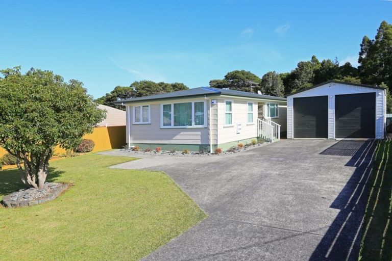 Photo of property in 212 Glengarry Road, Glen Eden, Auckland, 0602