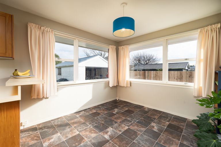 Photo of property in 24 Clipper Place, Redwood, Christchurch, 8051