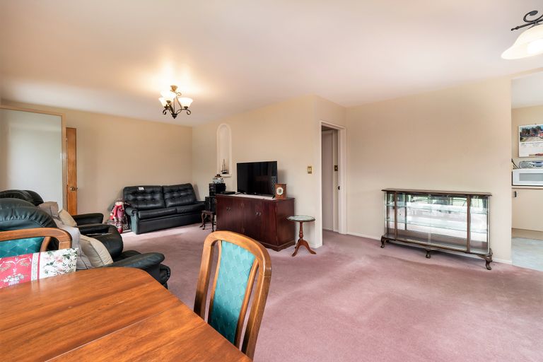 Photo of property in 43a Mortlake Street, Islington, Christchurch, 8042