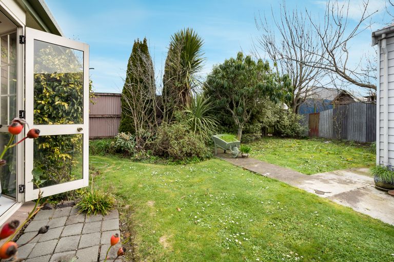 Photo of property in 43a Mortlake Street, Islington, Christchurch, 8042