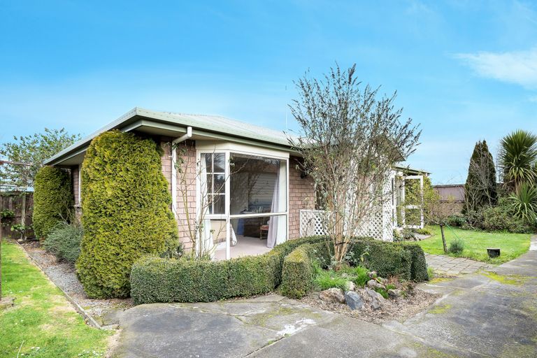 Photo of property in 43a Mortlake Street, Islington, Christchurch, 8042