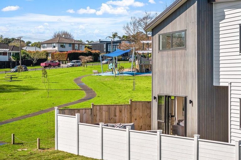 Photo of property in 21e Montgomery Avenue, Belmont, Auckland, 0622