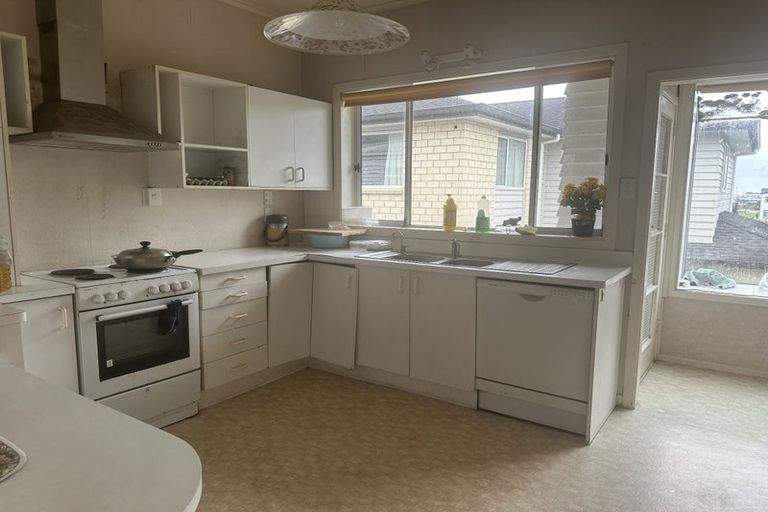 Photo of property in 15 Lewis Road, Pakuranga, Auckland, 2010