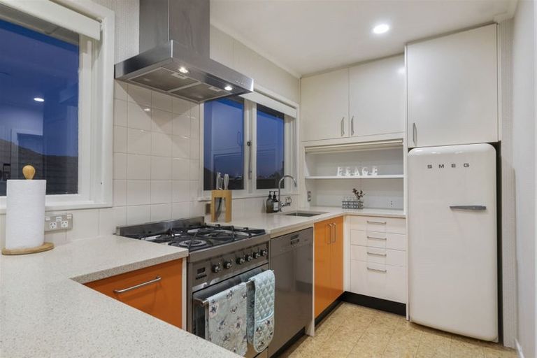 Photo of property in 1/25 Creamer Avenue, Belmont, Auckland, 0622