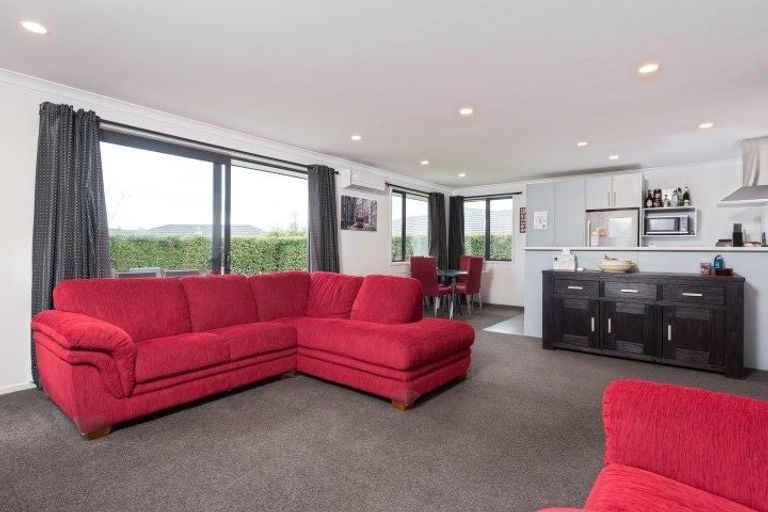 Photo of property in 10 Bathurst Crescent, Pyes Pa, Tauranga, 3112