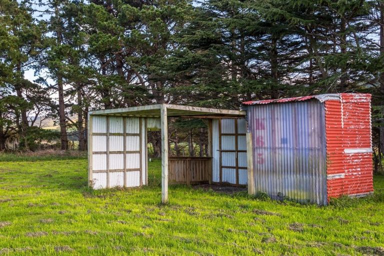 Photo of property in 370 Western Lake Road, Western Lake, Featherston, 5773