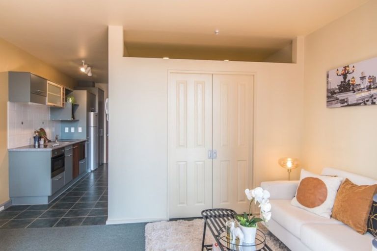 Photo of property in Atrium Towers, 6b/154 The Terrace, Wellington Central, Wellington, 6011