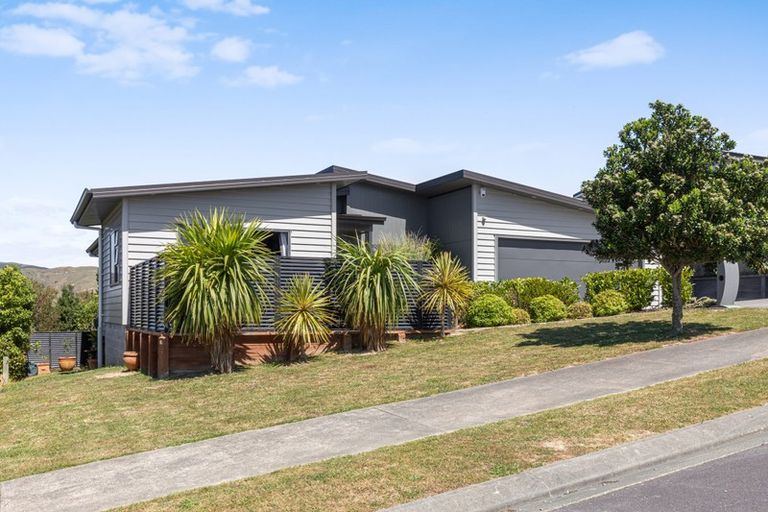 Photo of property in 154 Endeavour Drive, Whitby, Porirua, 5024