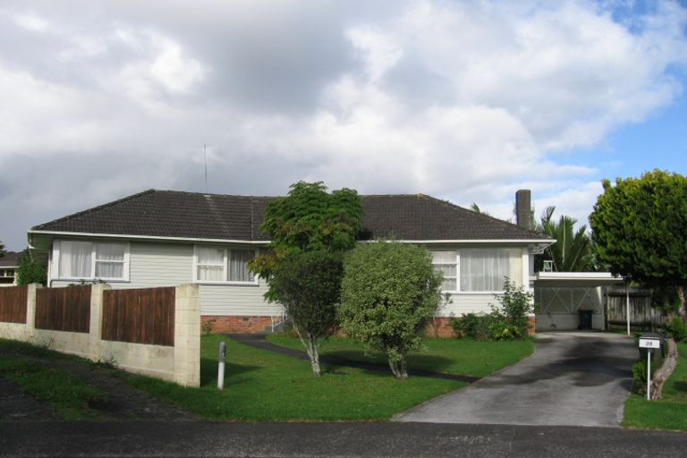 Photo of property in 28 Mackenzie Street, Te Atatu South, Auckland, 0610