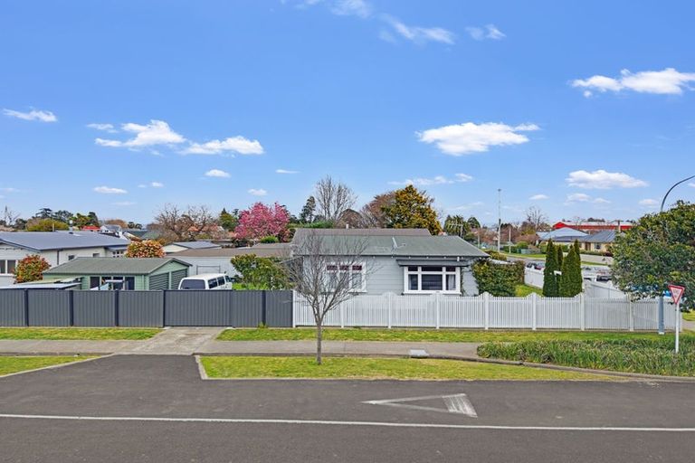 Photo of property in 1213 Caroline Road, Mayfair, Hastings, 4122