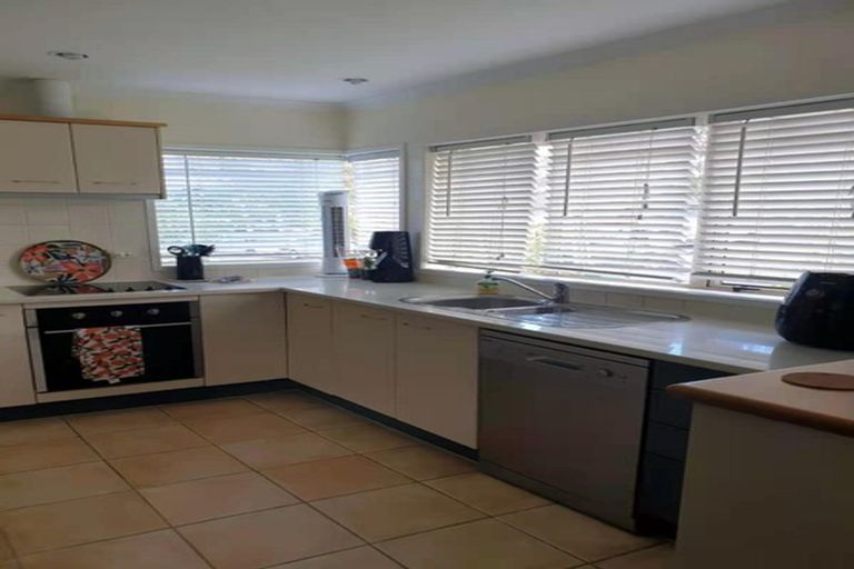 Photo of property in 3 Lantern Court, Henderson, Auckland, 0612