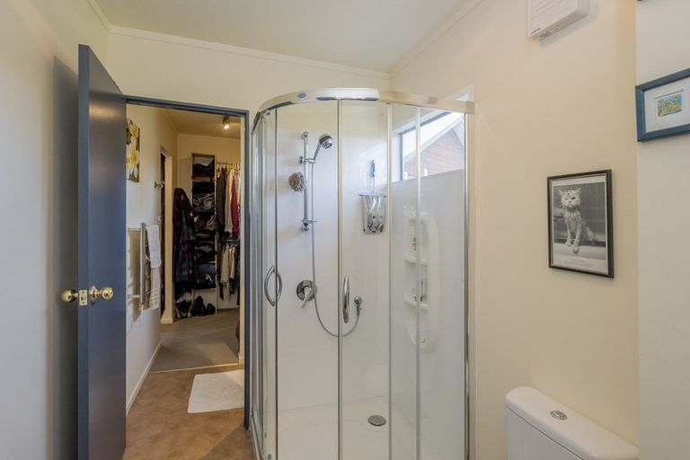 Photo of property in 32 Pratt Avenue, Foxton Beach, Foxton, 4815