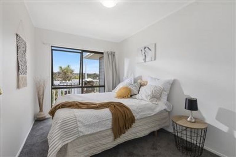 Photo of property in 2/7 Arran Road, Browns Bay, Auckland, 0630