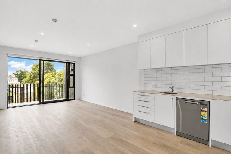 Photo of property in 102/25 Potter Avenue, Northcote, Auckland, 0627