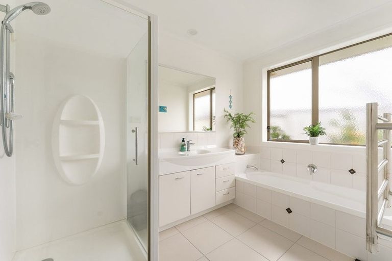 Photo of property in 3 Stenning Place, Papamoa Beach, Papamoa, 3118