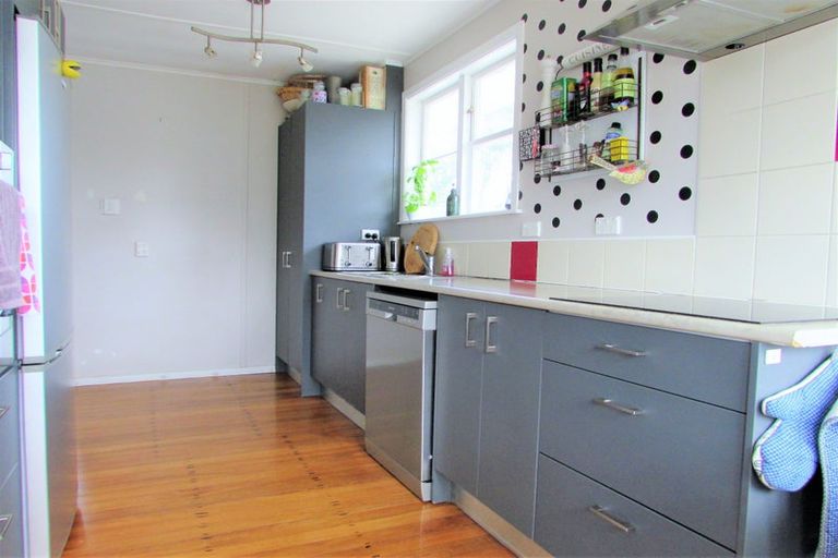 Photo of property in 183 Riverside Drive, Waterloo, Lower Hutt, 5011